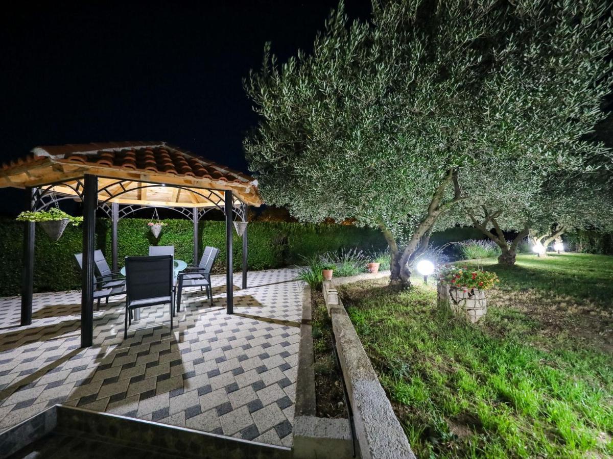 Lovely Holiday Home In Policnik With Private Pool Kültér fotó