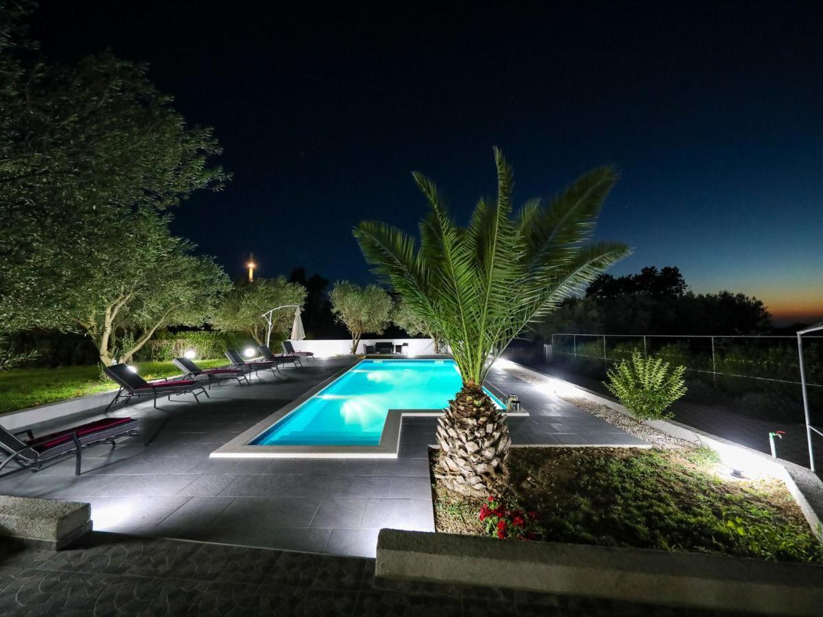 Lovely Holiday Home In Policnik With Private Pool Kültér fotó