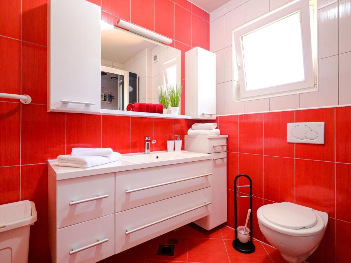Lovely Holiday Home In Policnik With Private Pool Kültér fotó
