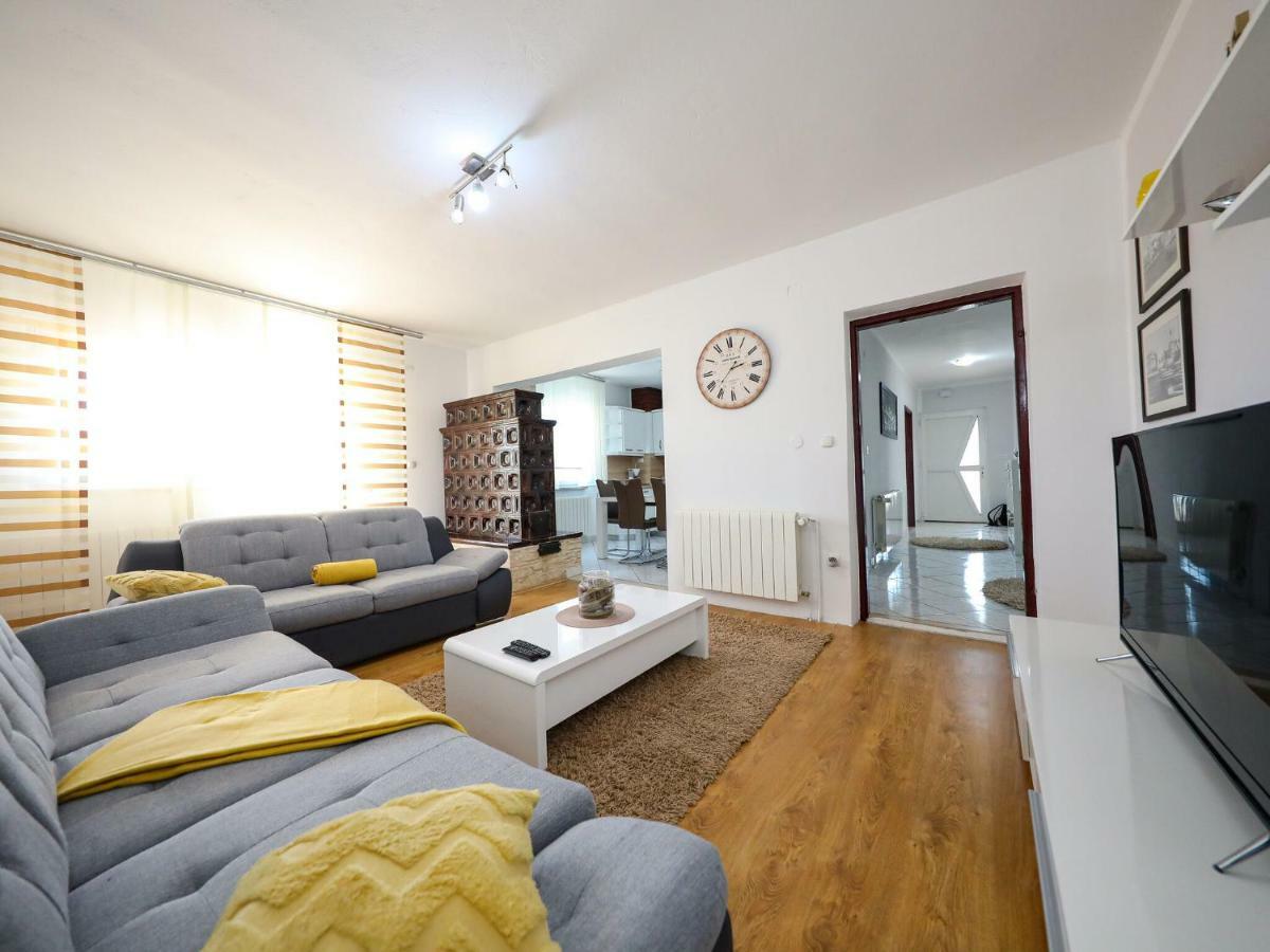 Lovely Holiday Home In Policnik With Private Pool Kültér fotó