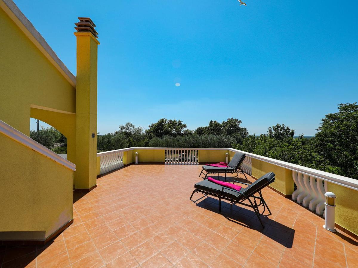Lovely Holiday Home In Policnik With Private Pool Kültér fotó